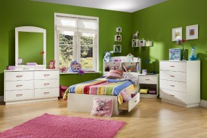 Green theme children room